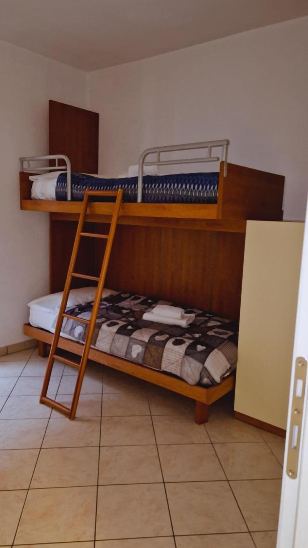 Apartments Tony In Bardolino Quarto foto